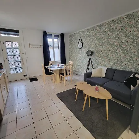 La Parenthese Vous Accueille, Maison Avec Garage Saint-Quentin (Aisne)